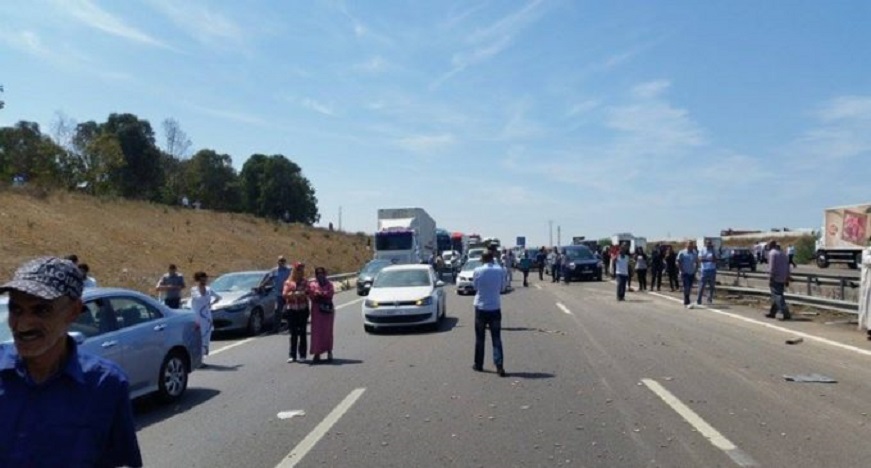 مصرع 4 أشخاص وإصابة 6 في حادثة سير على الطريق السيار بين الدار البيضاء والرباط