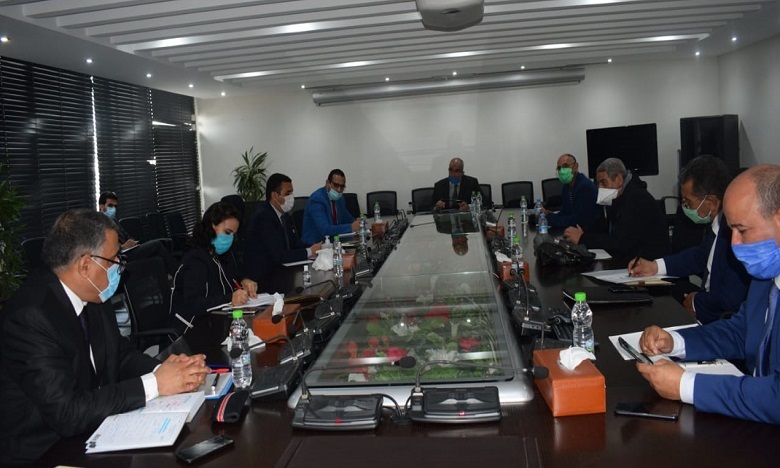 ممثلا الكونفدرالية ينسحبان من اجتماع مجلس إدارة CNSS احتجاجا على "تعطيل" الحكومة لقرارات المجلس