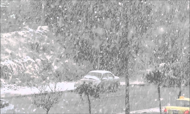 نشرة خاصة.. تساقطات ثلجية وأمطار عاصفية من اليوم السبت إلى بعد غد الاثنين