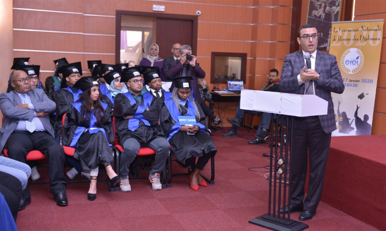 وزير الشغل والإدماج المهني يدعو الشباب إلى التوجه نحو التشغيل الذاتي