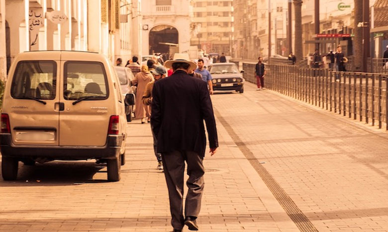 10 في المائة من البيضاويين يفضلون المشي على استعمال وسائل النقل