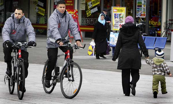 211 ألف مغربي حصلوا على الجنسية الإسبانية