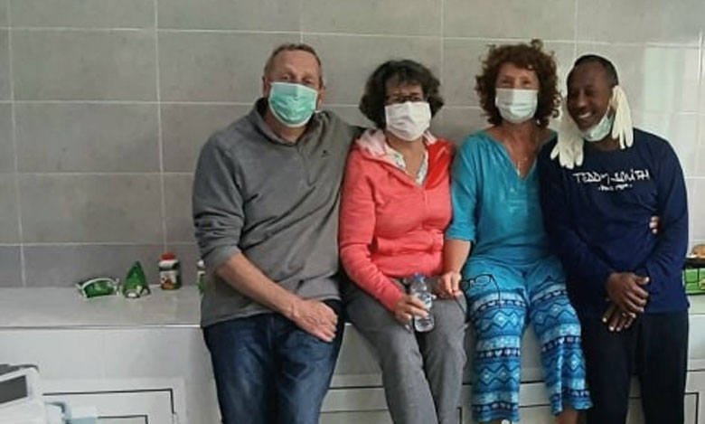 4 أشخاص يغادرون المستشفى الجهوي الحسن الثاني لأكادير بعد شفاءهم من "كورونا"