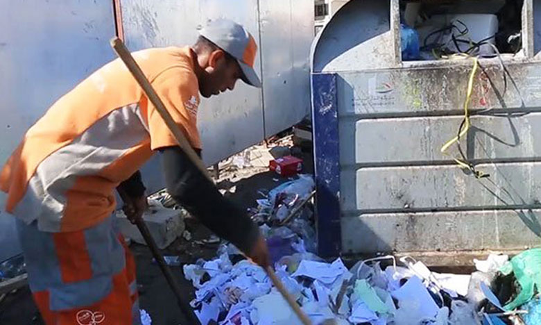 4 آلاف عامل لجمع 16 ألف طن من نفايات العيد بالبيضاء