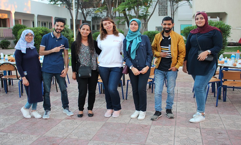 40 متطوعا يحطون الرحال في بلدية أمزميز لمساعدة أرامل ومطلقات