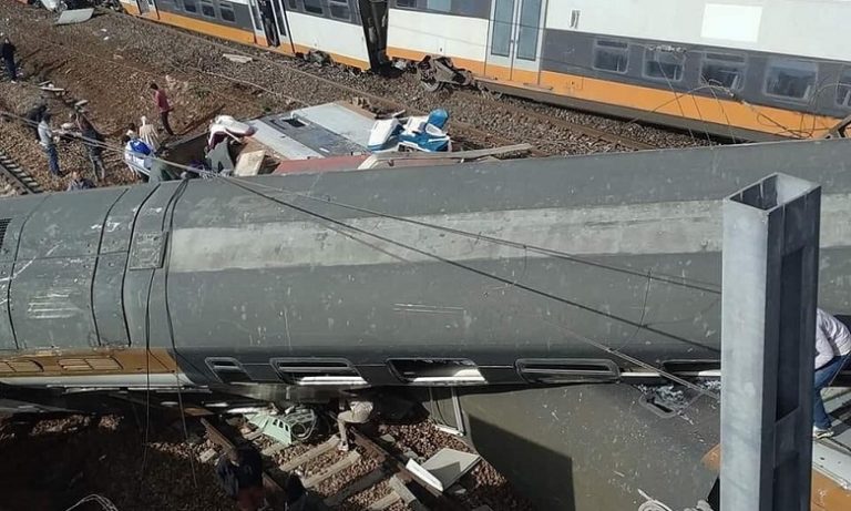 7 قتلى و90 جريحا حصيلة أولية في حادث انقلاب قطار ببوالقنادل