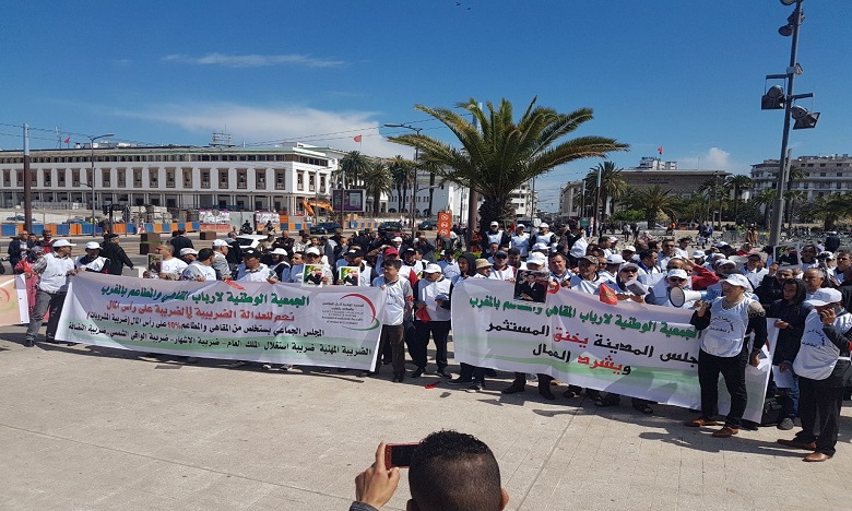 أرباب المقاهي يحتجون في الدارالبيضاء