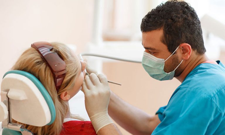 أطباء الأسنان يحدثون تغييرات على شكل وبروتوكولات الممارسة للتأقلم مع واقع "كورونا"