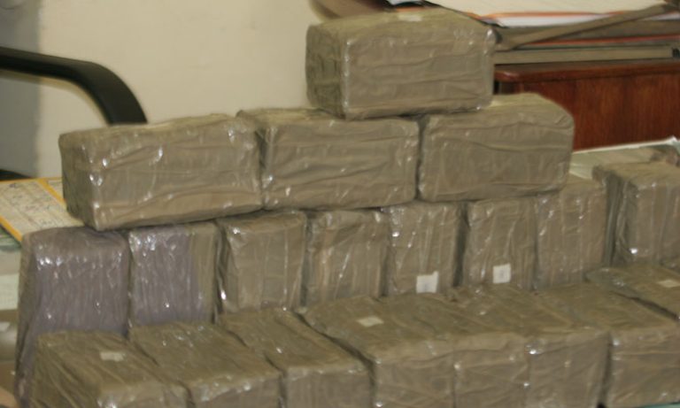 أمن أصيلة يحجز 700 كلغ من الشيرا معدة للتهريب من شاطئ المدينة