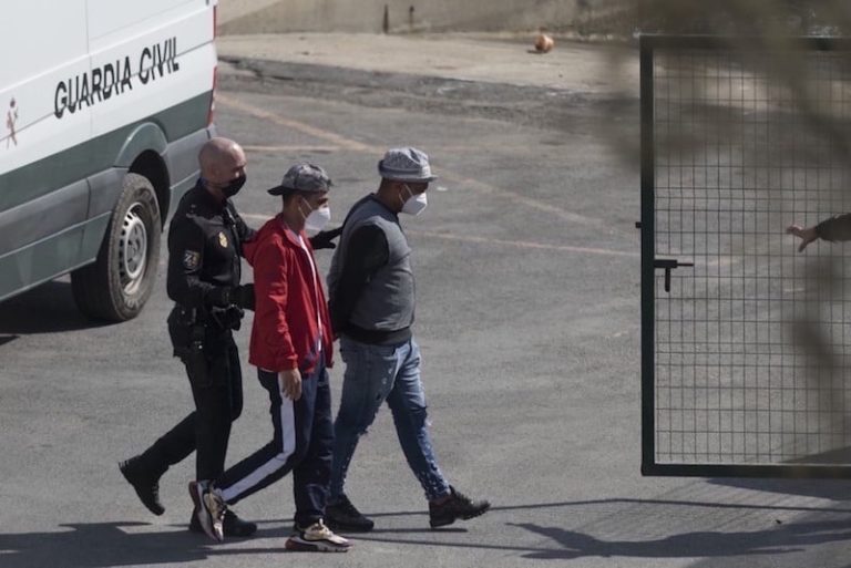 أمن إسبانيا يحذر من "ترانزيت المغاربة"