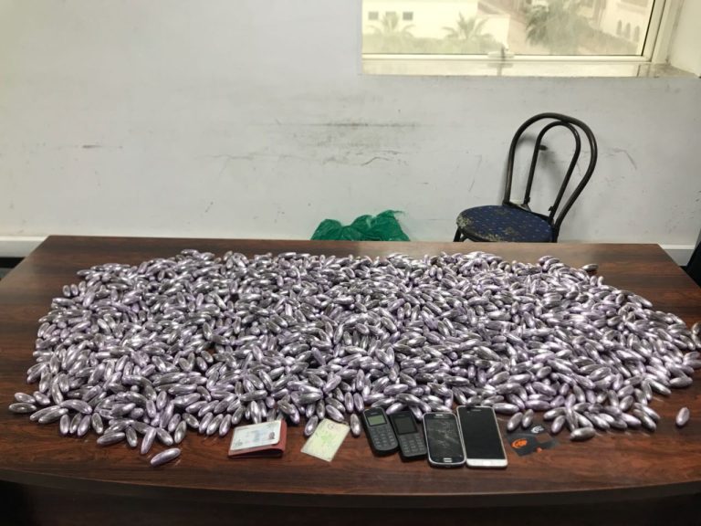 أمن تطوان يحجز 16 كلغ من مخدر الشيرا مخبأة في حقيبة سفر