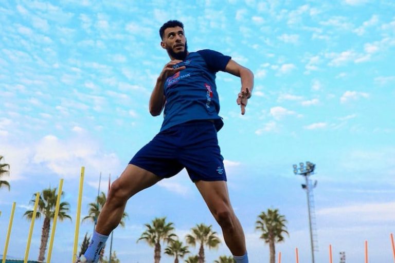 أندية تركية وقطرية تخطب ود بلهندة