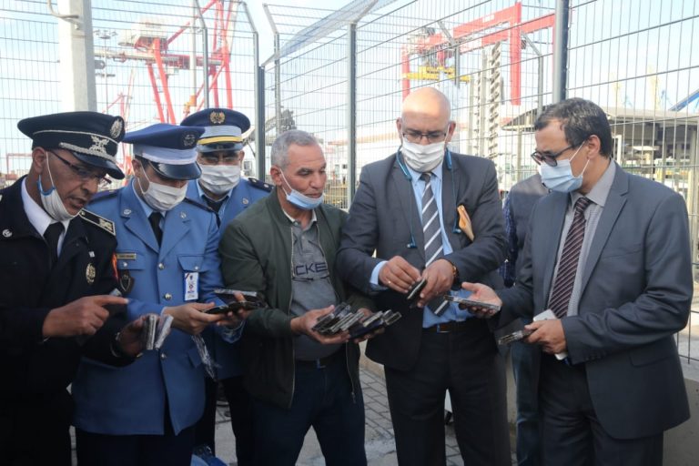 إحباط محاولة جديدة لتهريب طنين و360 كلغ من مخدر الشيرا بميناء البيضاء