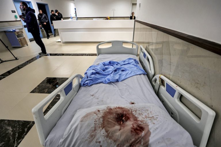 إسرائيل تقتل 3 أشخاص داخل مستشفى