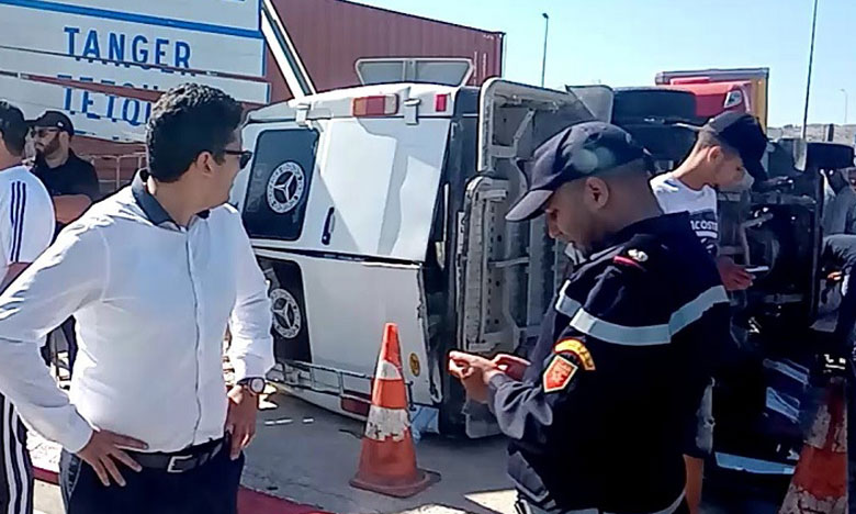 إصابة 25 راكبا عقب انقلاب حافلة للنقل المزدوج بطنجة