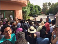 إلغاء لائحة الانتظار بكلية الطب والصيدلة بمراكش يغضب عشرات المترشحين إلغاء لائحة الانتظار بكلية الطب والصيدلة بمراكش يغضب عشرات المترشحين