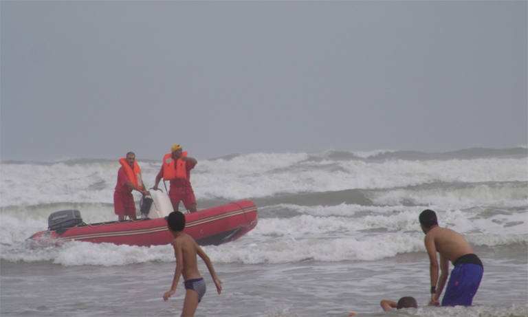 إنقاذ 10266 غريق ووفاة 47 وفقدان 11 شخصا خلال 2020..تجنيد 3315 منقذ لتعزيز الحراسة وتأمين الشواطئ خلال صيف 2021