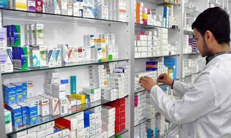 الأطباء يطالبون بسحب مشروع قانون يرمي إلى منح حق استبدال الأدوية للصيادلة
