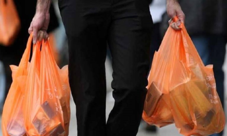 الأكياس البلاستيكية تعلق تراخيص سبع وحدات صناعية