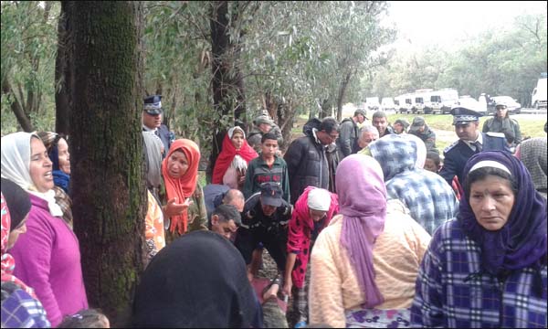 الأمطار تغرق دوار الحنشة بالقنيطرة وتُخرج النساء لمساءلة المسؤولين الأمطار تغرق دوار الحنشة بالقنيطرة وتُخرج النساء لمساءلة المسؤولين