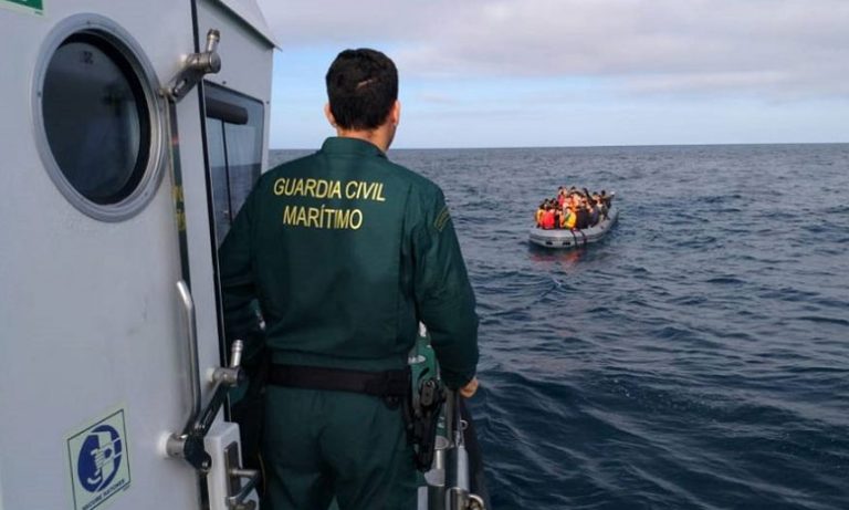 البحرية الإسبانية توقف قوارب محملة بمغاربة حاولوا الهجرة غير الشرعية