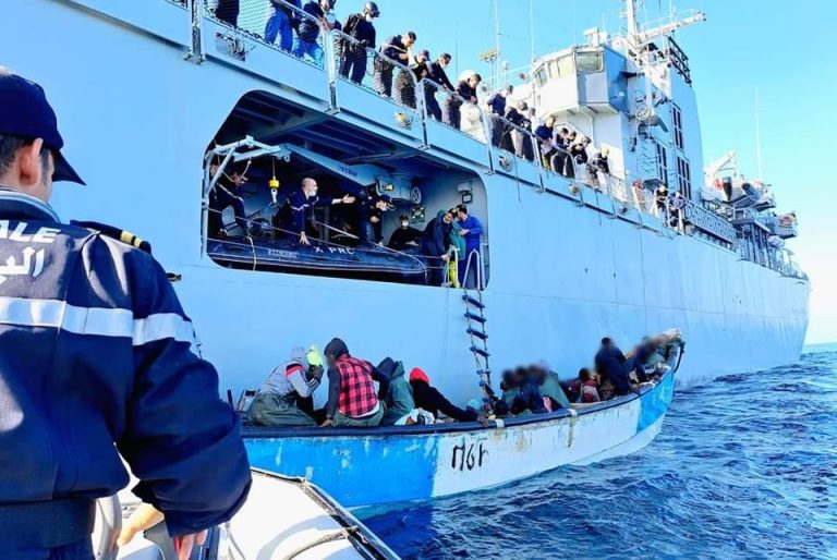 البحرية الملكية تقدم المساعدة لـ 54 مرشحا للهجرة غير النظامية