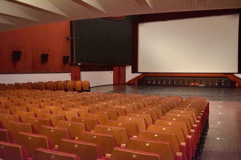 البدء في تنزيل برنامج "150 قاعة سينمائية"