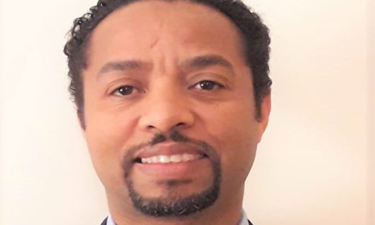 البروفيسور عبدالله بادو: الوضعية الوبائية في بلادنا جد مقلقة "الحل بين أيدينا يجب التقيد بالتدابير الوقائية"