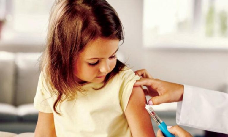 البيضاء: مركز طبي عمومي يرفض استقبال أطفال المواطنين غير الملقحين بالجرعة الثالثة