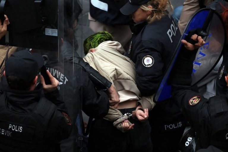 التجسس لإسرائيل يوقف 33 شخصا بتركيا