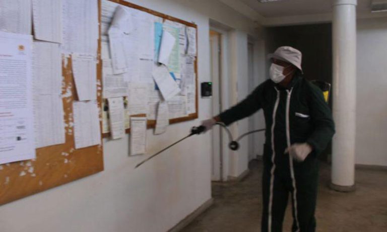 التحاليل تبعد موظفي وأعوان السلطة بملحقة إدارية بمقاطعة المنارة من فيروس كورونا