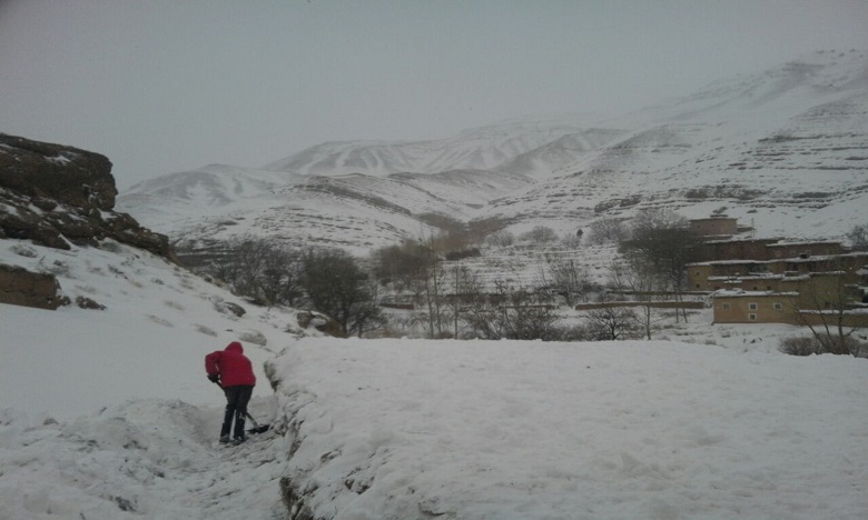 الثلوج تحاصر سكان "أوزيغينت" نواحي تينغير منذ 5 أيام