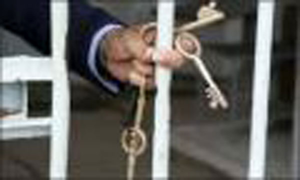 الحكم بست سنوات سجنا نافذا في حق أحد القاصرين الذين فروا من السجن المحلي بسلا