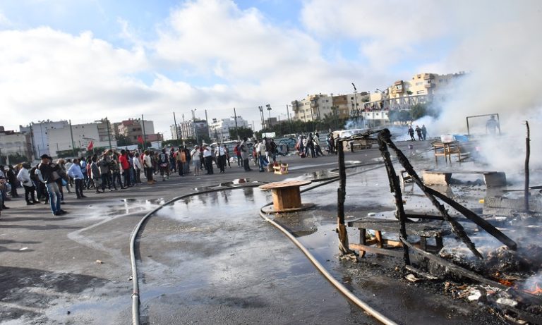 الدار البيضاء: حريق مهول يلتهم فضاء إيواء مهاجرين أفارقة بالقرب من المحطة الطرقية أولاد زيان