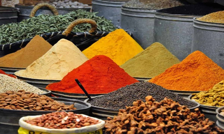 الدارالبيضاء: إقبال كبير على التوابل بقيسارية "العطارين" بدرب السلطان