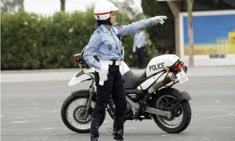 الرباط: شرطية توقف شخصا حاول ارشاءها