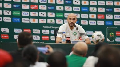 الركراكي: تصريحات الجزائري عمروش لا تهمني .. و"الأسود" جاهزون لمباراة تنزانيا