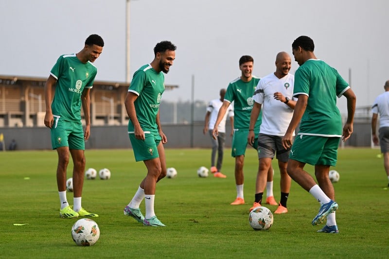 الركراكي يجمع المنتخب في تدريب مغلق