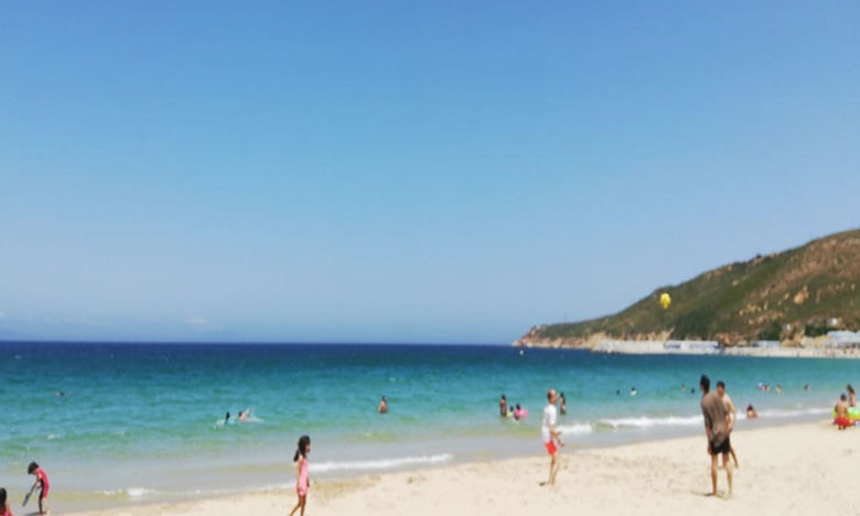 السلطات العمومية تغلق شواطئ إقليم الفحص أنجرة