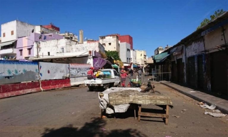 السلطات بالبيضاء تعزل مداخل المدينة القديمة بحواجز إسمنتية بعد تسجيل إصابات بفيروس كورونا