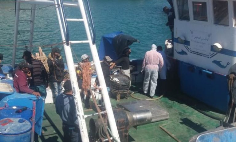 السماح لمركب صيد قادم من الدار البيضاء بالرسو بميناء آسفي بعد فحص طاقمه