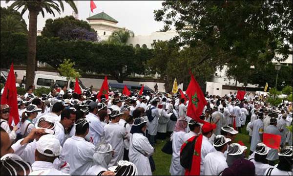 الصيادلة وأطباء الأسنان يرفضون مشروع قانون التعاضد