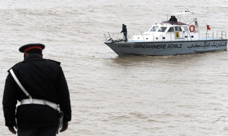 العرائش: انتشال جثث 3 مغاربة وإنقاذ 40 كانوا في قارب للهجرة السرية