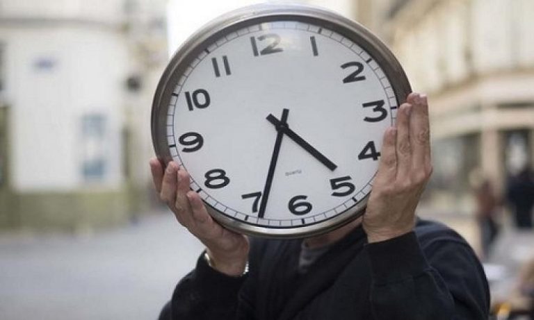 العودة إلى توقيت غرنيتش + 1 بالمملكة يوم غد الأحد