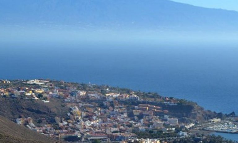 القنصل المغربي في لاس بالماس يؤكد "كل شيء جاهز من أجل عودة العالقين إلى المغرب"