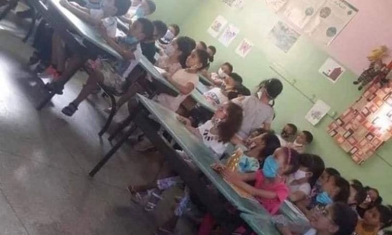 الكشف عن حقيقية الصورة المتداولة لقسم مكتظ بالتلاميذ بشكل يخالف البروتوكول الصحي