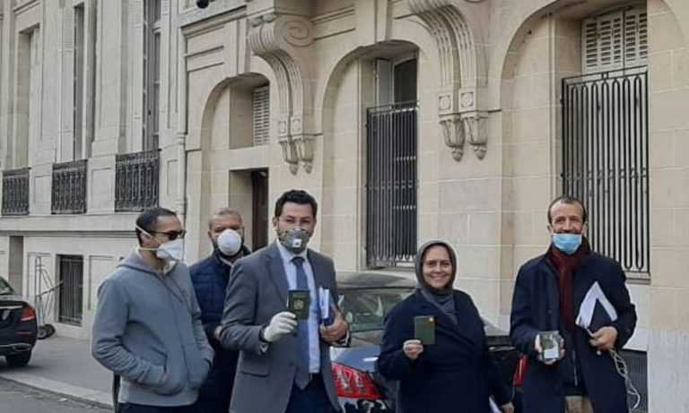 المغاربة العالقون في الخارج يدعون إلى وضع برنامج محدد للعودة إلى البلاد