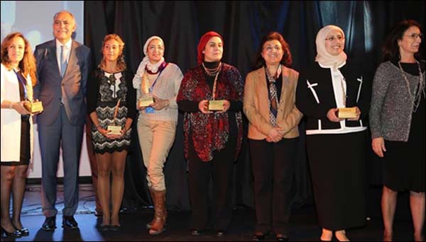 زمرة من صحافيات المهجر المغربيات