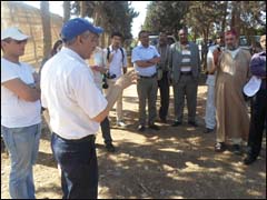 المغربية تنقل تفاصيل القافلة الإعلامية للبرنامج الإفريقي للتكيف مع التغيرات المناخية وفد إعلامي في زيارة إلى الواحات