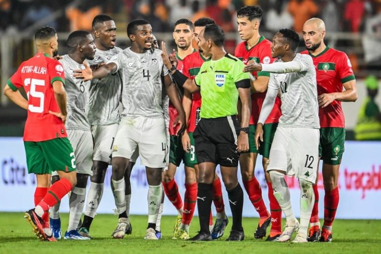 المنتخب المغربي يغادر منافسات كأس أمم إفريقيا بهزيمة أمام جنوب إفريقيا